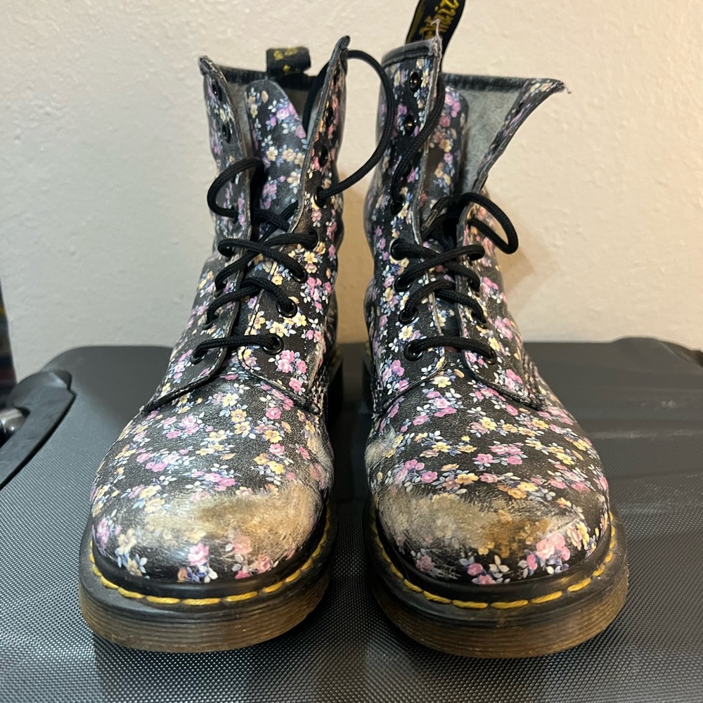 Dr. Martens floral